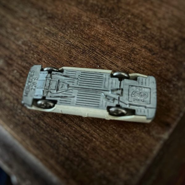 Lego, Mercedes 220S - Image 2