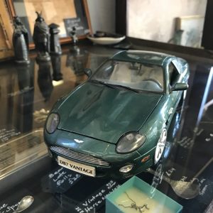 Aston Martin DB7 Vantage Car - Scale 1/18