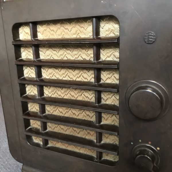 1940s BAKELITE EKCO TYPE A23 RECEIVER VALVE RADIO - Image 4