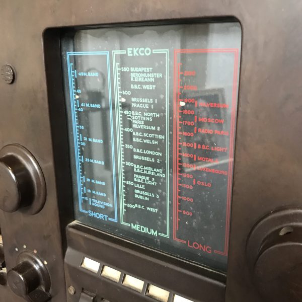 1940s BAKELITE EKCO TYPE A23 RECEIVER VALVE RADIO - Image 3