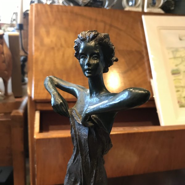 Elegant Carosa Disseny Statue on Solid Base - Image 2