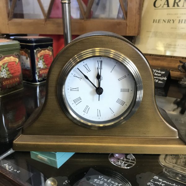 Elegant Mantle Clock