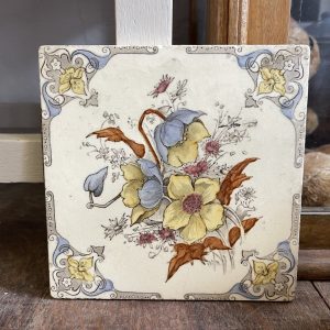 Beautiful Decorative Floral Tile
