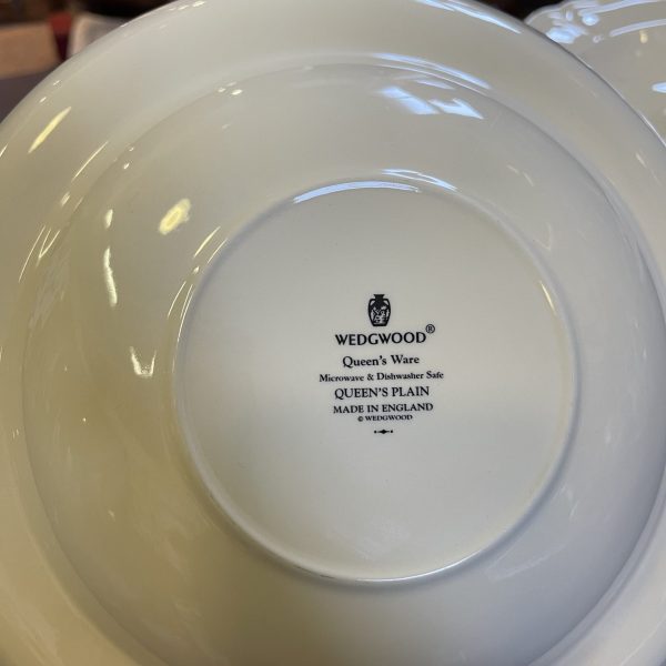 Pair Of Wedgwood Queensware Queens Plain Soup Plates - Image 2