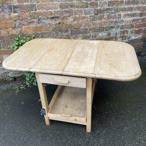 Fabulous Extendable Table With Tray