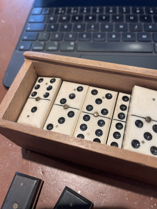 Bakelite Dominoes - Image 4