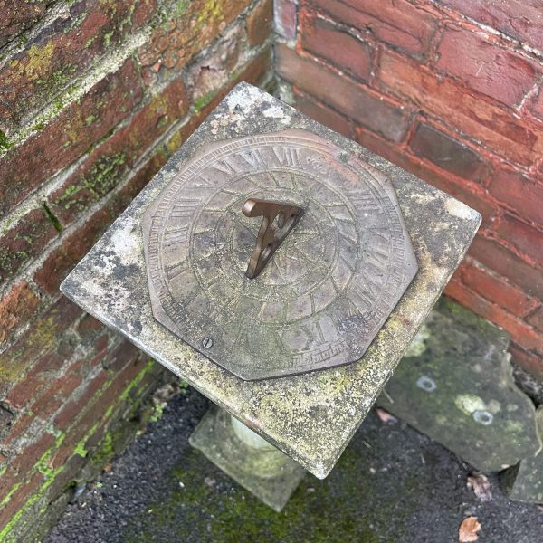 Beautiful old Stone Column Sundial - Image 2