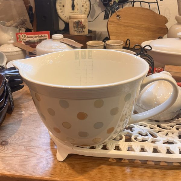 Large Polka Dot Measuring & Mixing Jug - Image 3