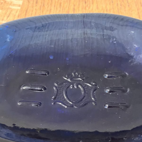 Beautiful Blue Glass Vintage Soap Dish with crest - Image 3