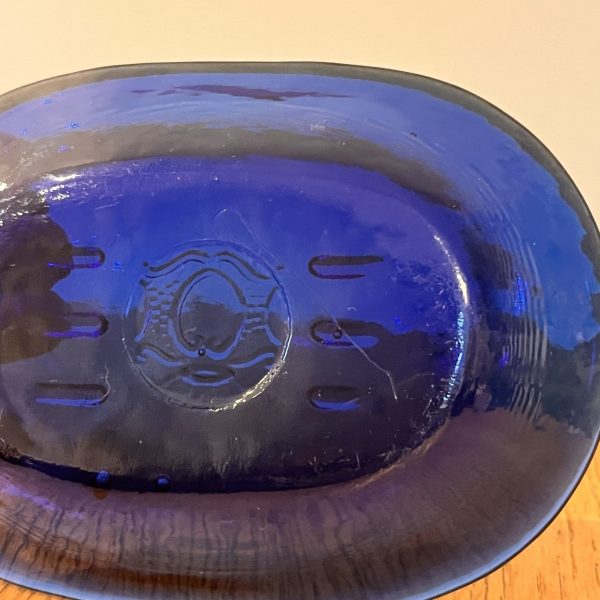 Beautiful Blue Glass Vintage Soap Dish with crest - Image 4