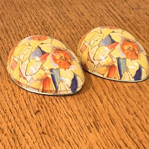 Little floral tin egg container - Image 3