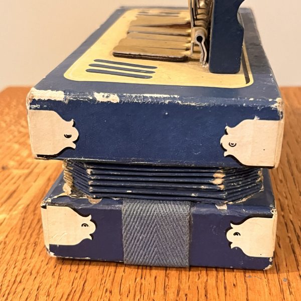 Vintage Viceroy Accordian Squeezebox - Image 4