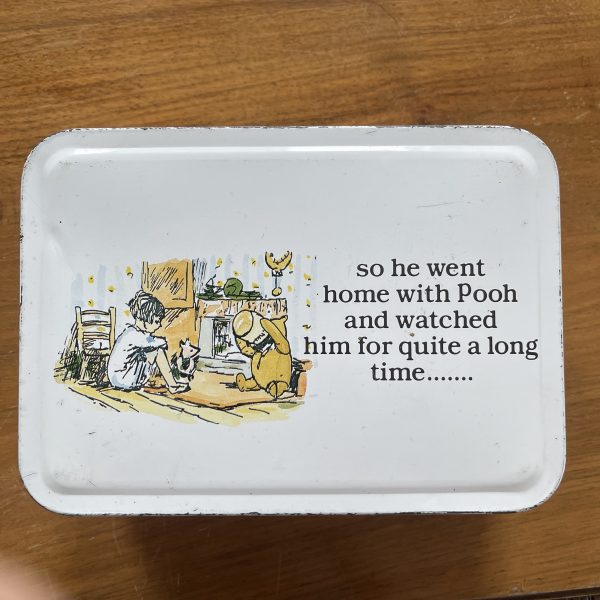 Winnie the Pooh Tin - Image 4