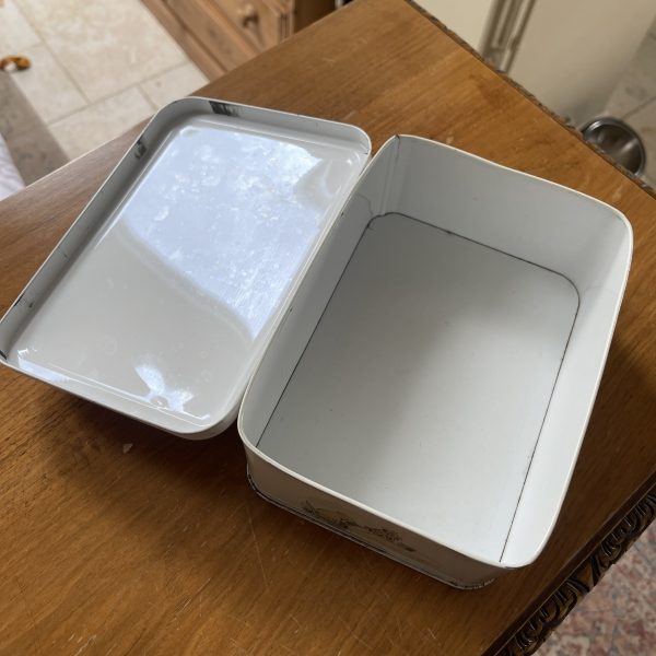 Winnie the Pooh Tin - Image 3