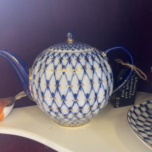 Stunning Lomonosov  Cobalt Net Teapot