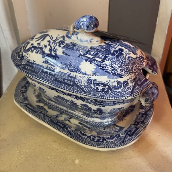 Blue Willow, Sauce Tureen