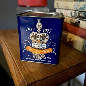 Royal Silver Jubilee Tin, 1952-1977