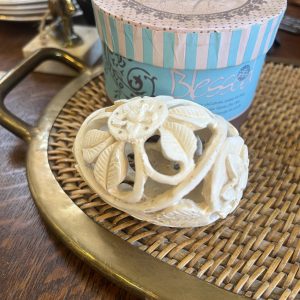 Very pretty decorative fretwork egg in presentation box